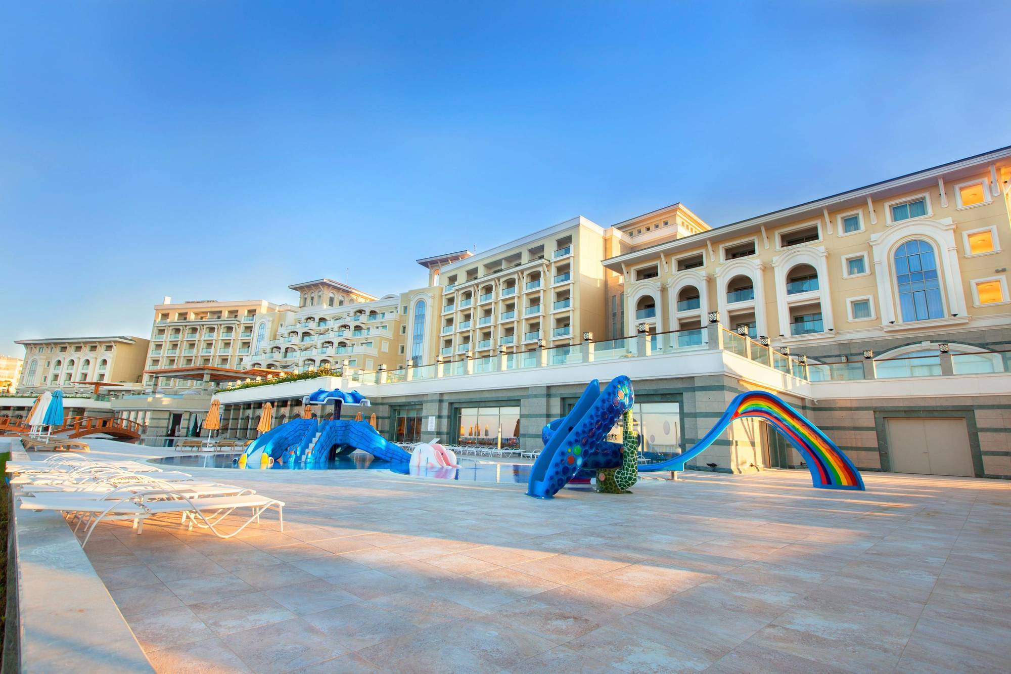 Merit Royal Hotel & Casino Karavas  Luaran gambar