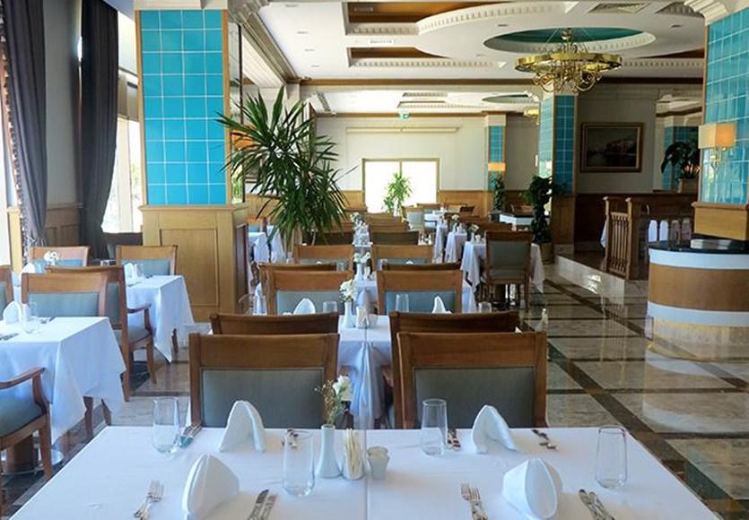 Merit Royal Hotel & Casino Karavas  Luaran gambar
